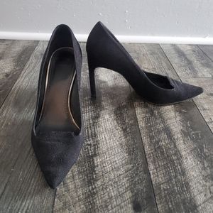 STUART WEITZMAN navy pumps